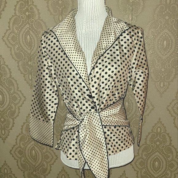 Marisa Baratelli Jackets & Blazers - Marisa Baratelli Thai Silk 3.25 sleeve blouse button front, belted styled